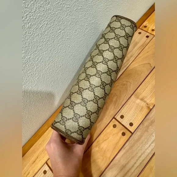 Gucci Vintage GG Supreme Clutch Bag - Picture 5 of 11